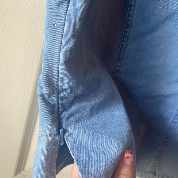 LaFei Nier light wash denim embroidered Vintage top size XL w/subtle rhinestones - Picture 8 of 12